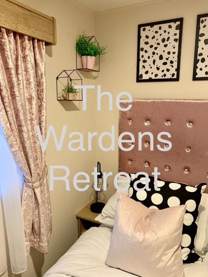 Отель The Wardens Retreat - Tattershall Lakes Country Park Экстерьер фото